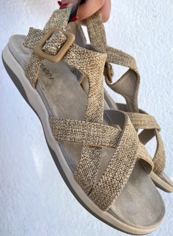 Sandalia Tiras Taupe